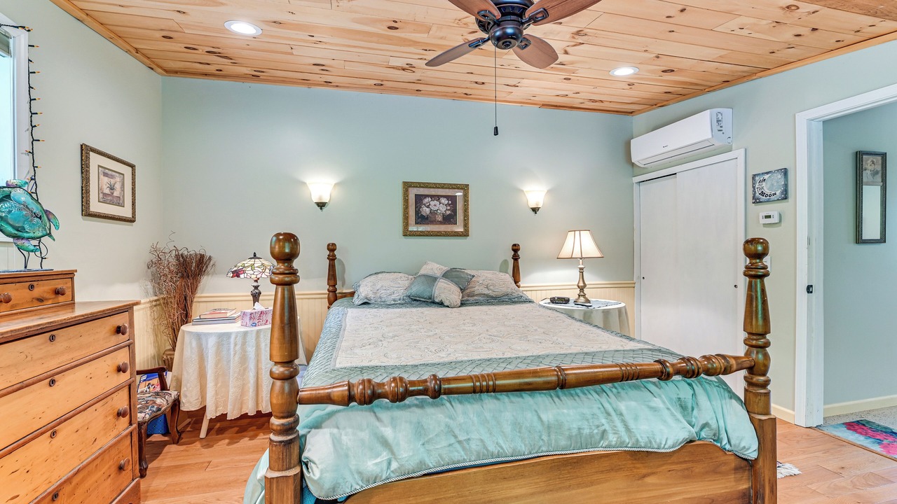 Photo of Bedroom in Dansville