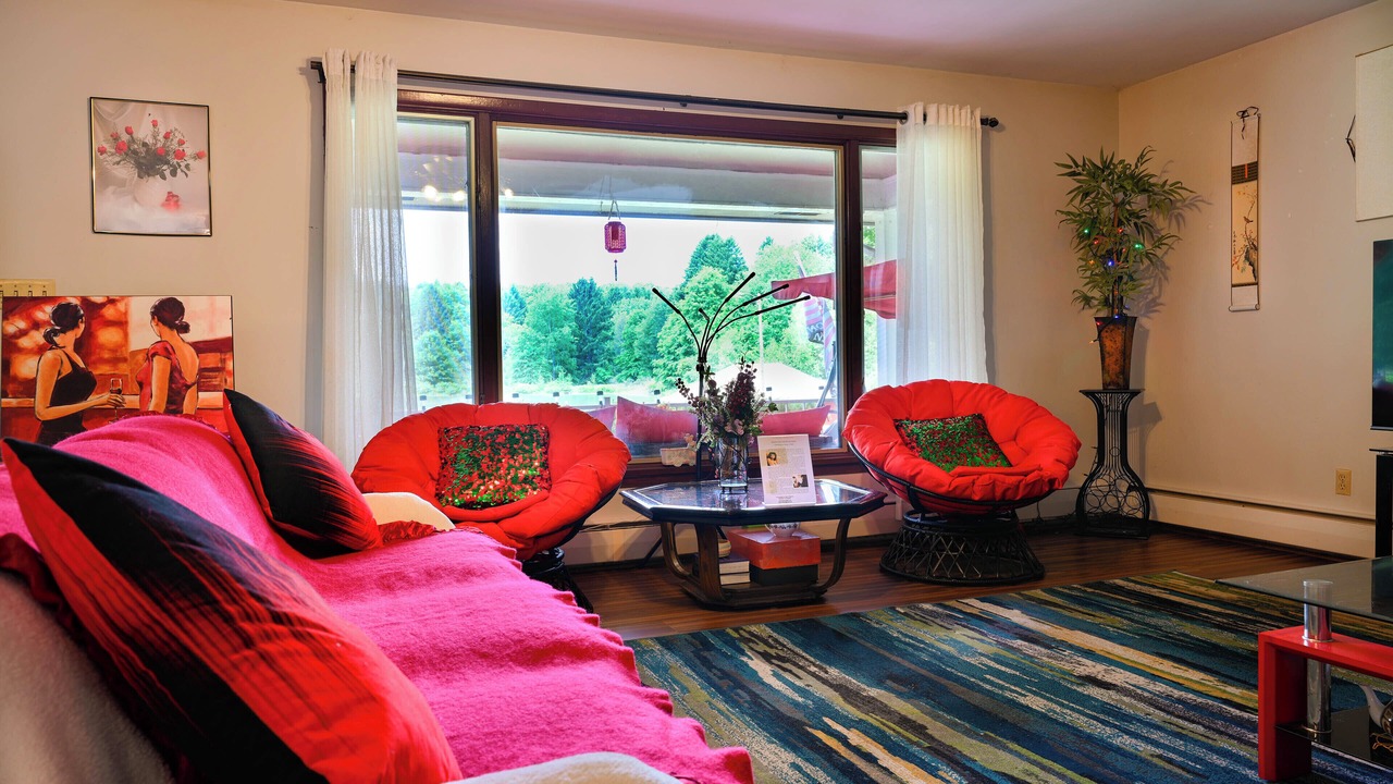 Photo of Livingroom in Grove City