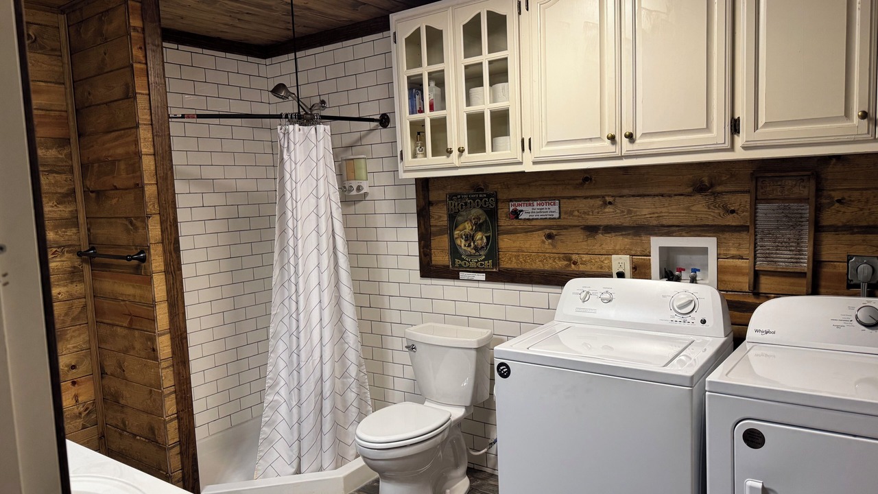 Photo of Bathroom in Pettit