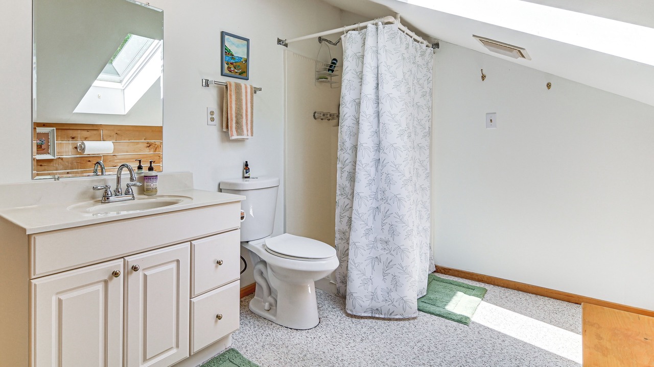 Photo of Bathroom in Oquossoc