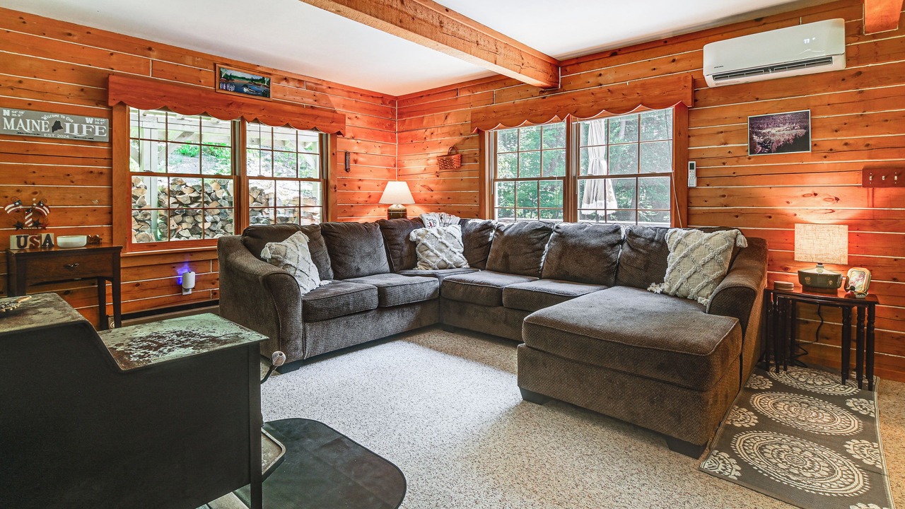 Photo of Bedroom in Oquossoc