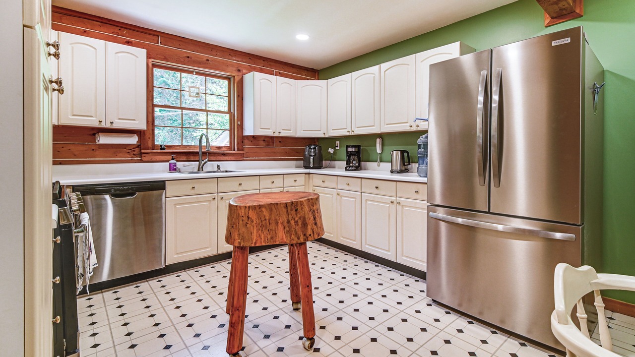 Photo of Kitchen in Oquossoc