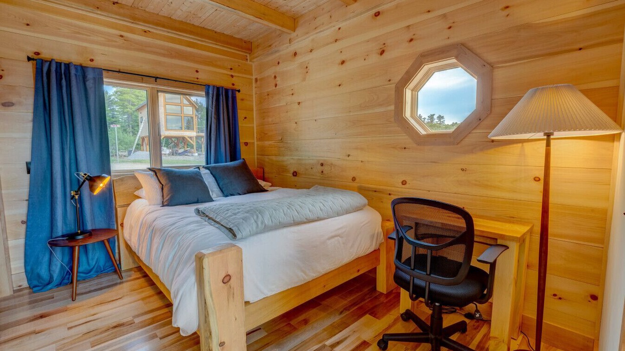 Photo of Bedroom in Ellsworth