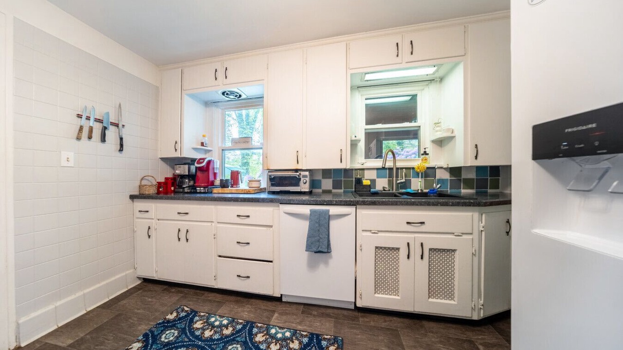 Photo of Kitchen in Novelty