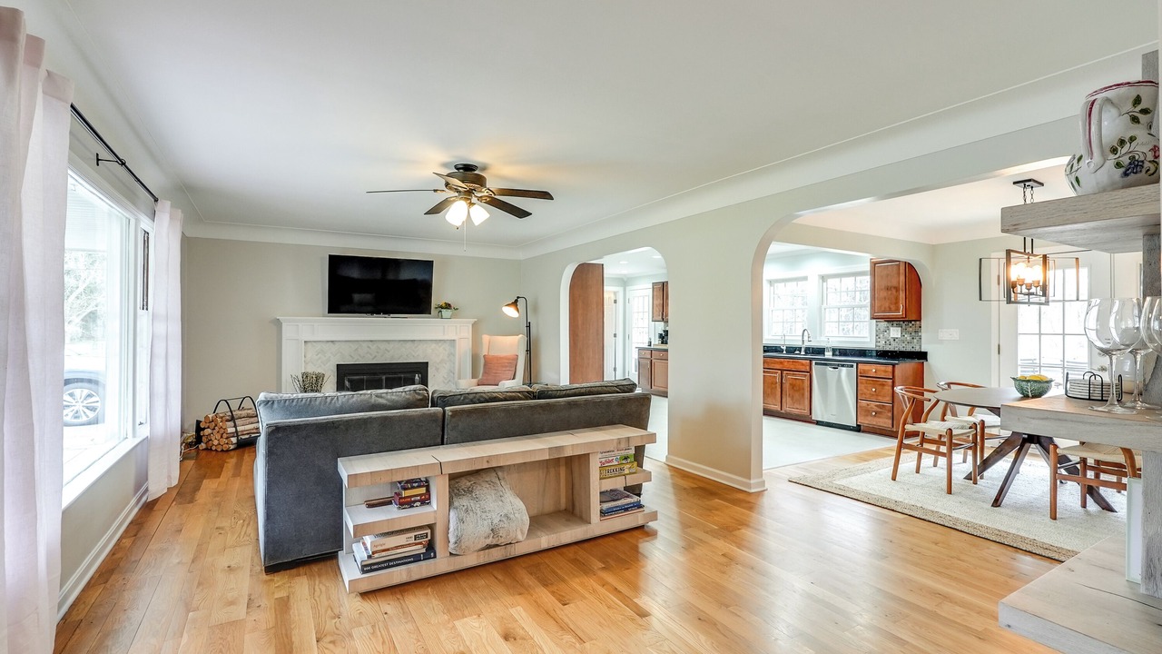 Photo of Livingroom in Orange