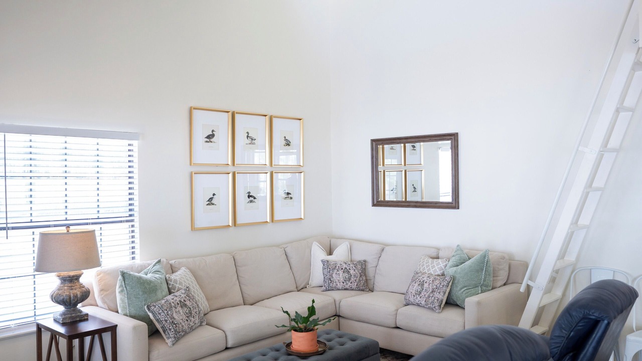 Photo of Livingroom in Mooringsport