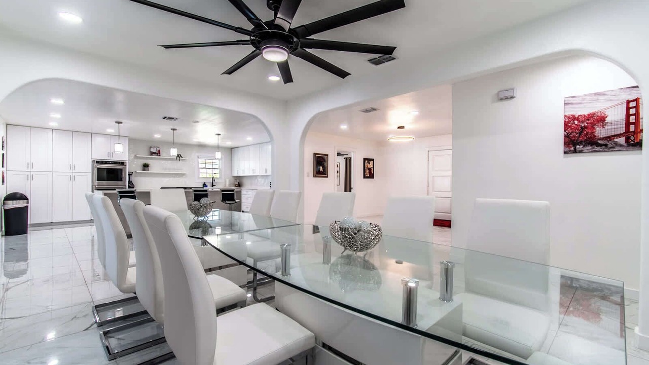 Photo of Livingroom in Bay Area