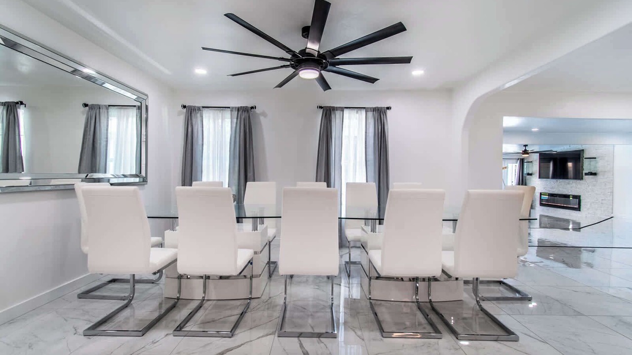 Photo of Livingroom in Bay Area