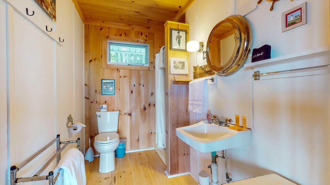 Photo of Bathroom in East Boothbay