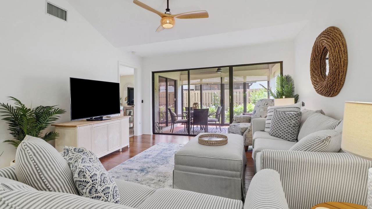 Photo of Livingroom in Naples Park