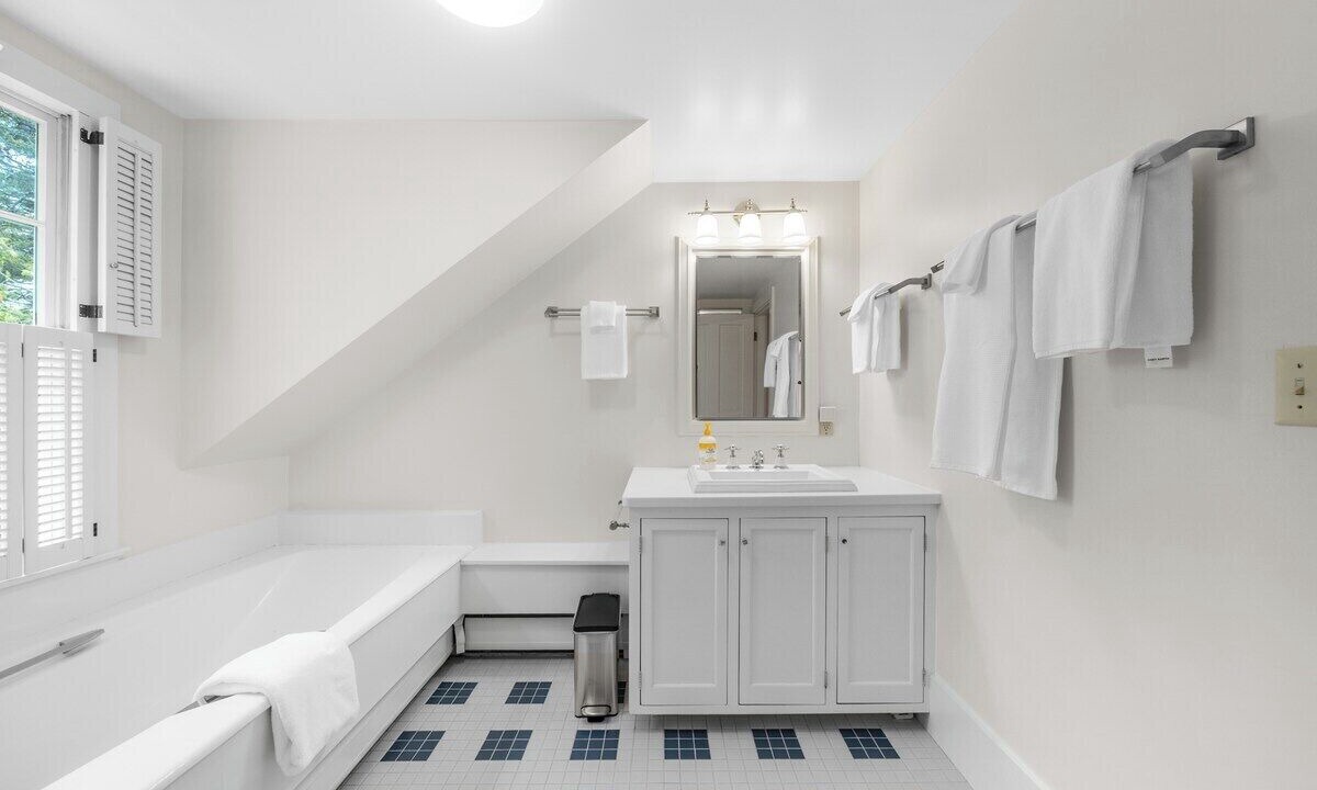 Photo of Bathroom in Brooksville