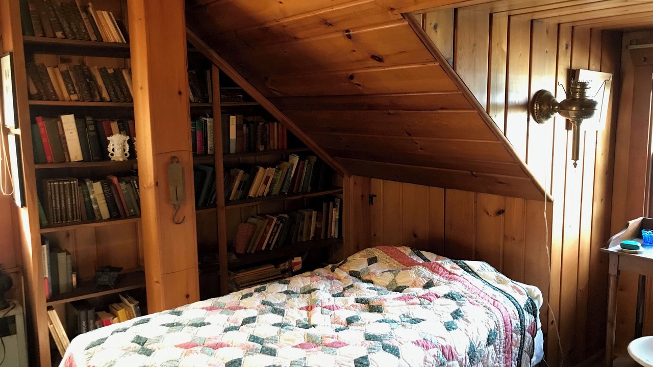Photo of Bedroom in Madison-on-the-Lake