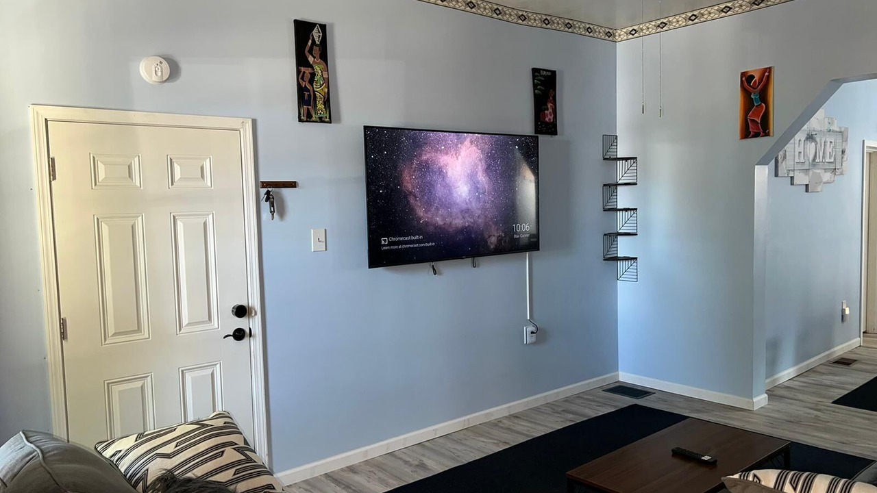 Photo of Livingroom in Front Park