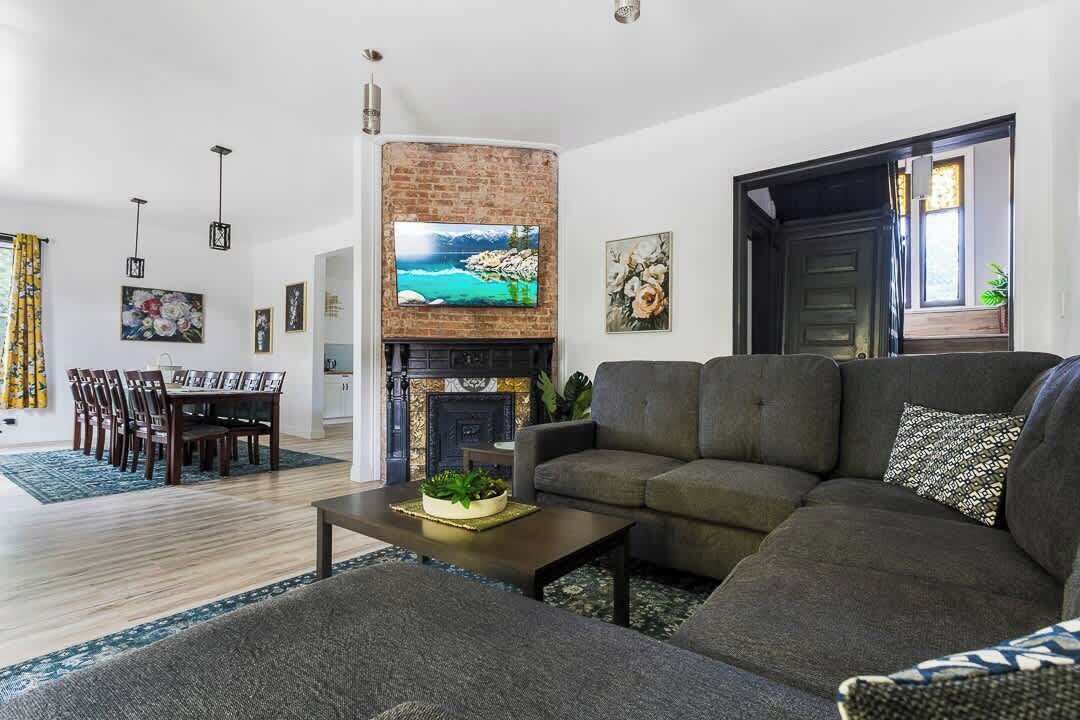 Photo of Livingroom in Niagara Falls