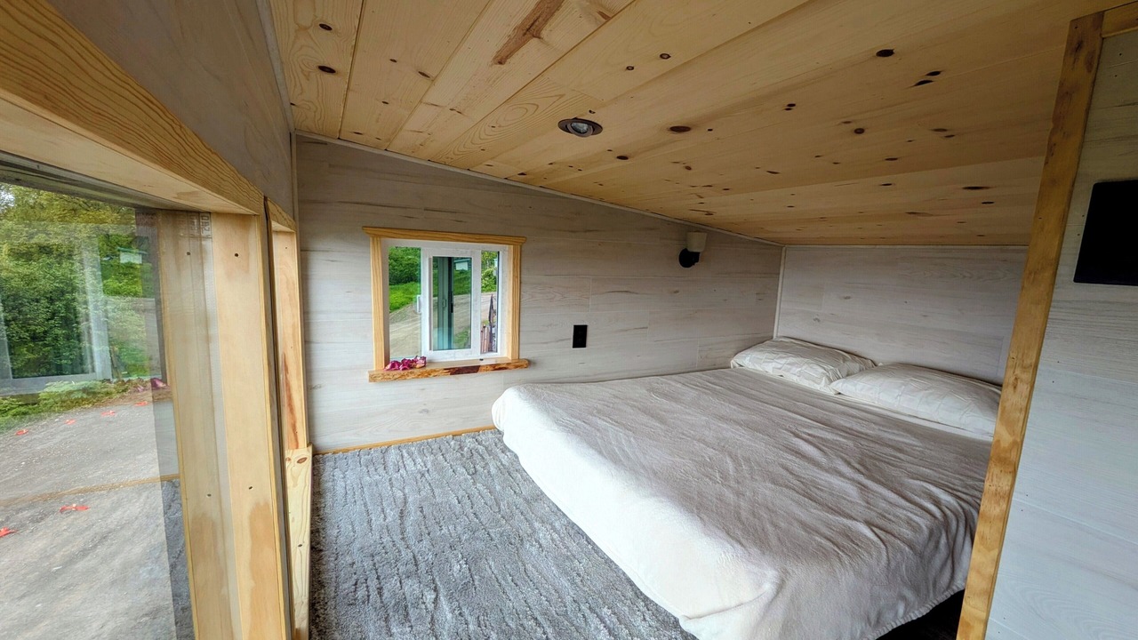 Photo of Bedroom in Homer