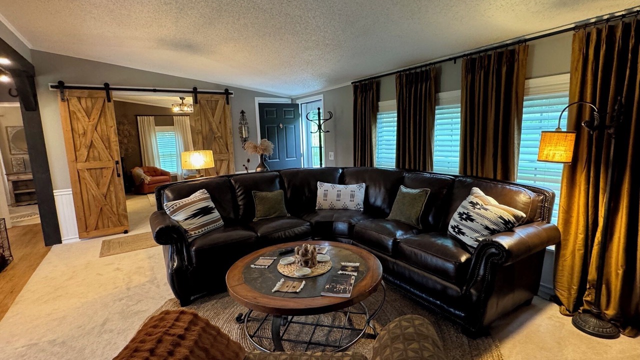 Photo of Livingroom in French Creek