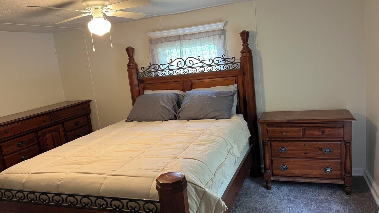 Photo of Bedroom in Town of Reading