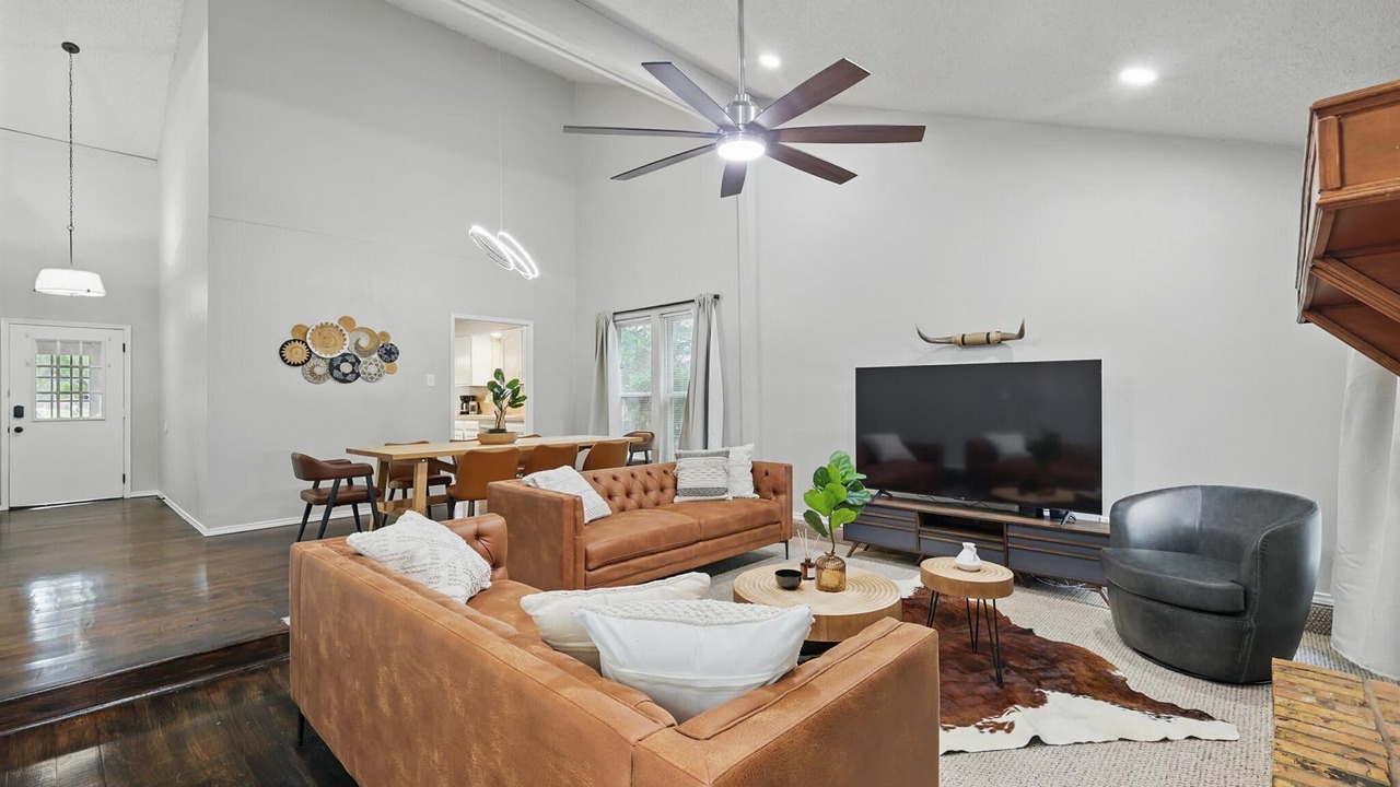 Photo of Livingroom in Garland