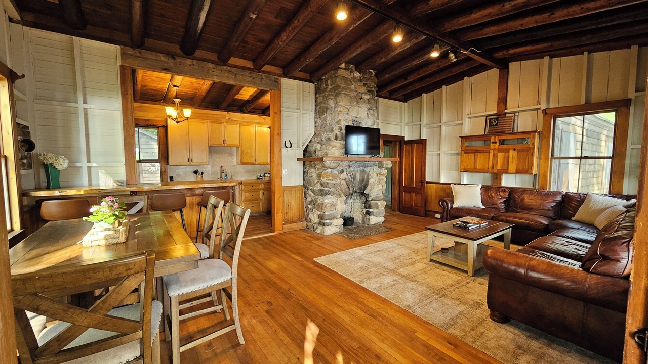 Photo of Livingroom in Harrison
