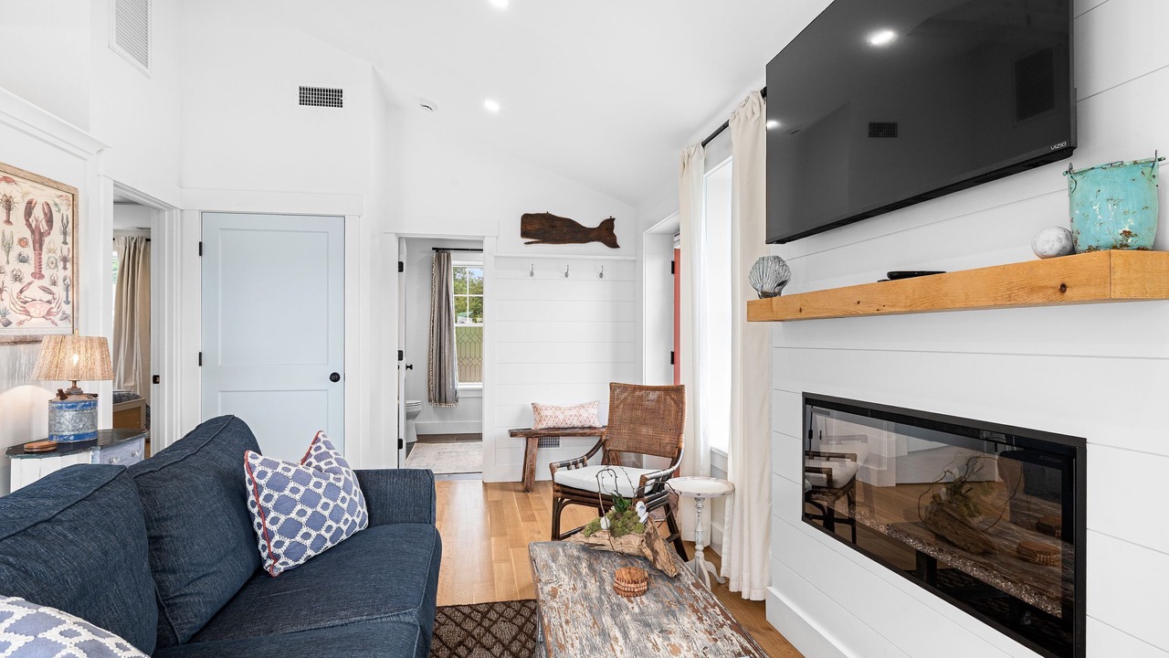 Photo of Livingroom in Narragansett