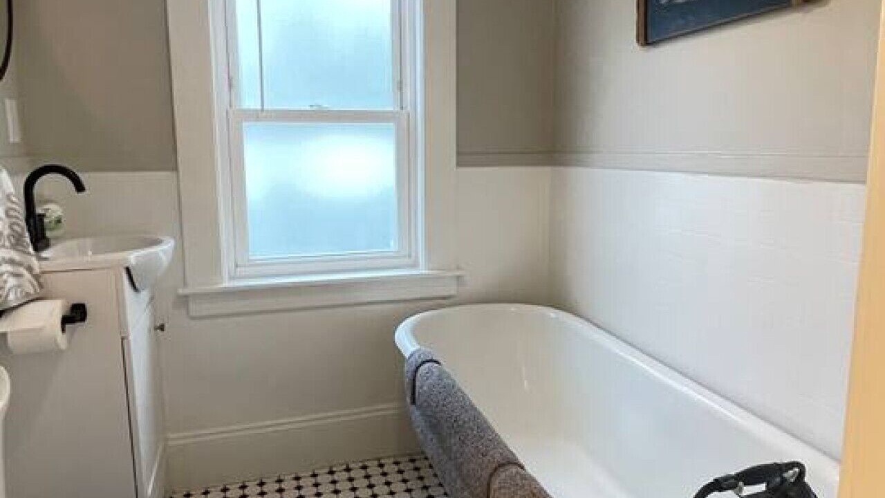 Photo of Bathroom in Costigan