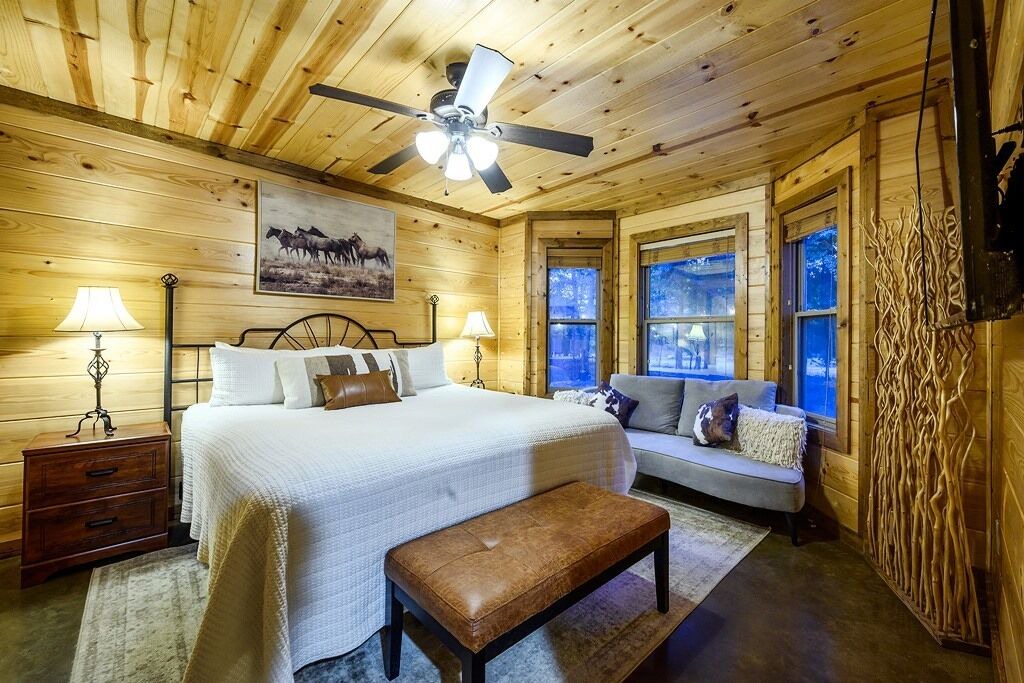 Photo of Bedroom in Hochatown