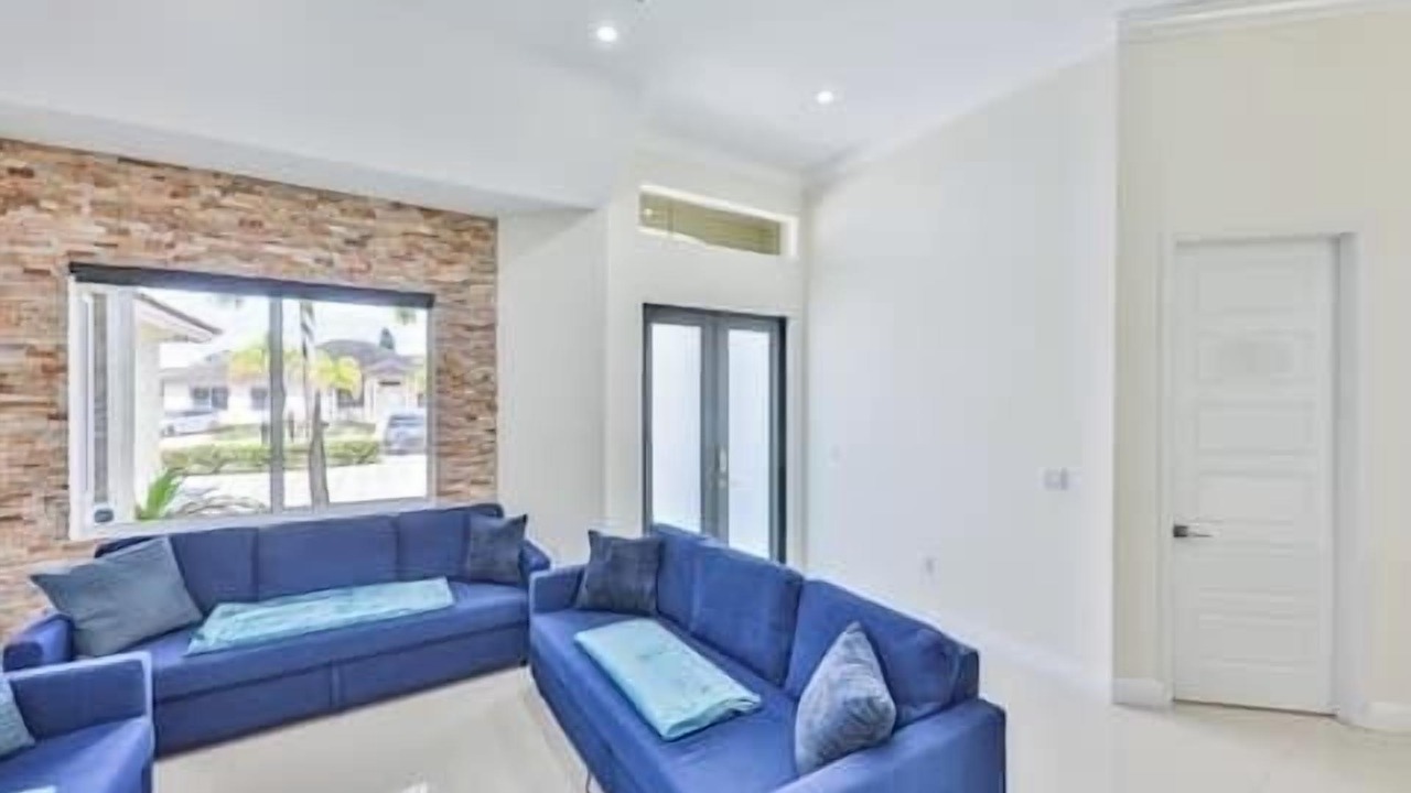 Photo of Livingroom in Davie