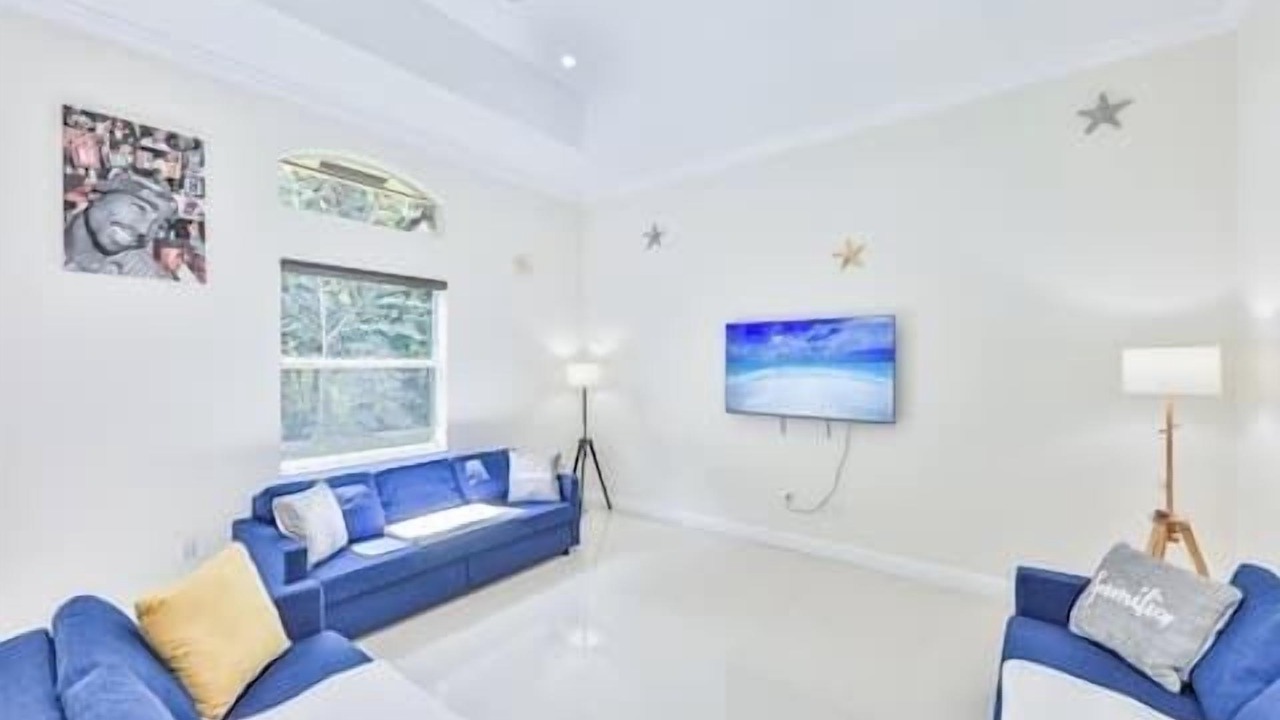 Photo of Livingroom in Davie