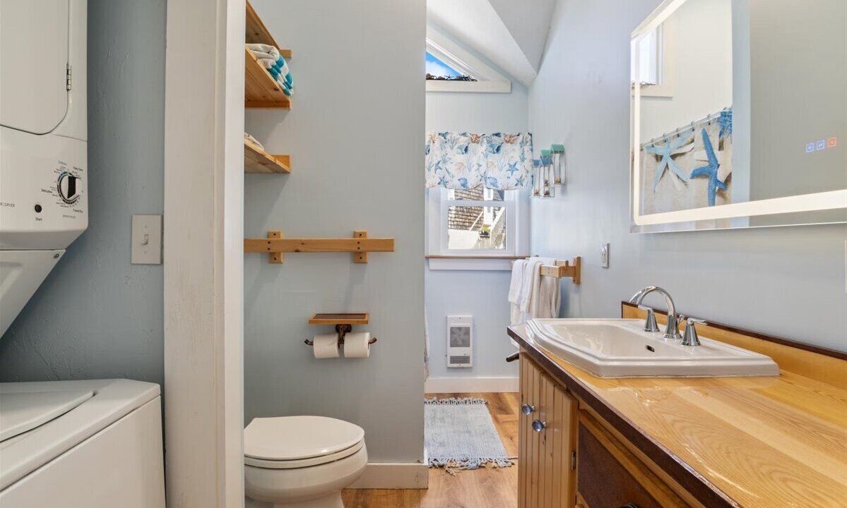Photo of Bathroom in Old Orchard Beach