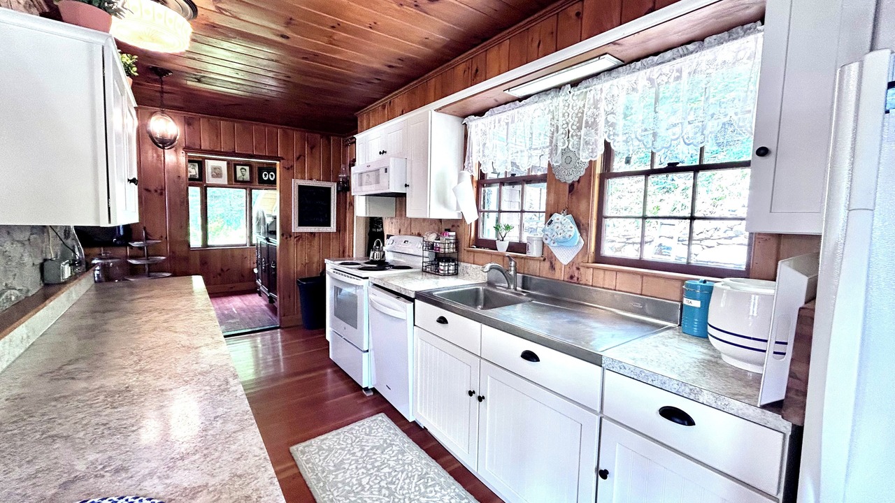 Photo of Kitchen in Oquossoc