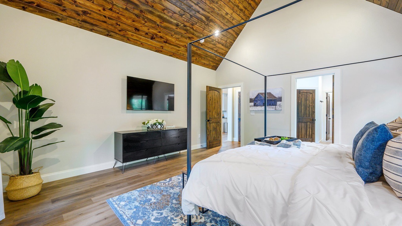 Photo of Bedroom in Hochatown