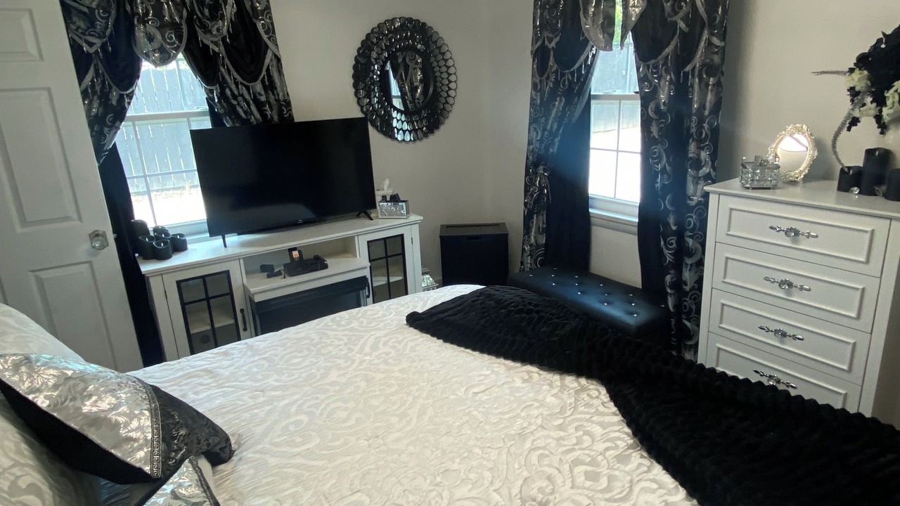 Photo of Bedroom in Ellwood City