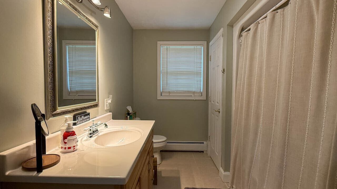 Photo of Bathroom in Center Conway