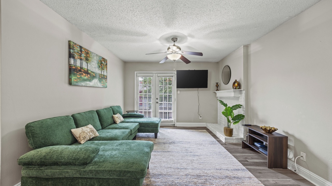 Photo of Livingroom in Addison