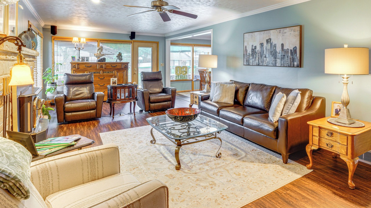 Photo of Livingroom in Canton