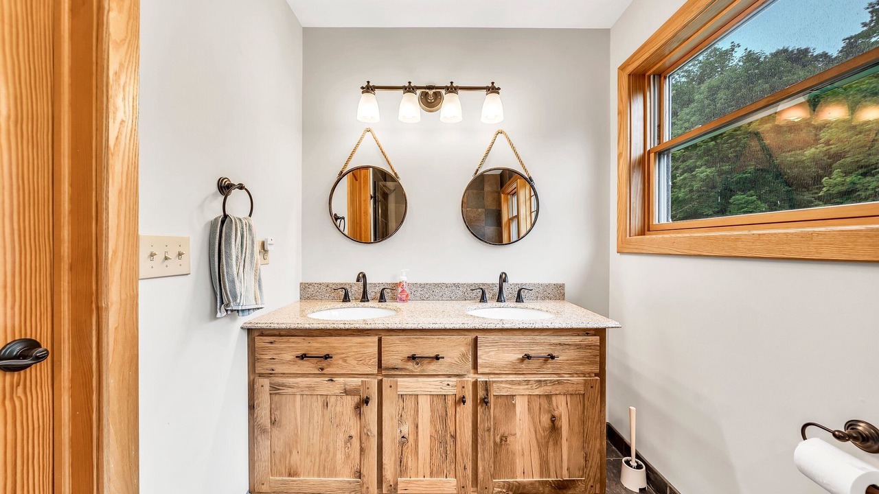 Photo of Bathroom in East Otto
