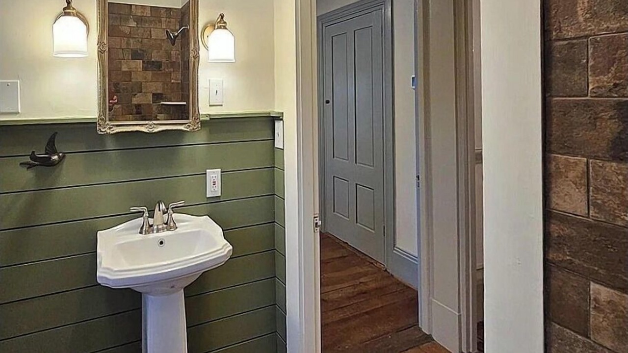 Photo of Bathroom in Damariscotta