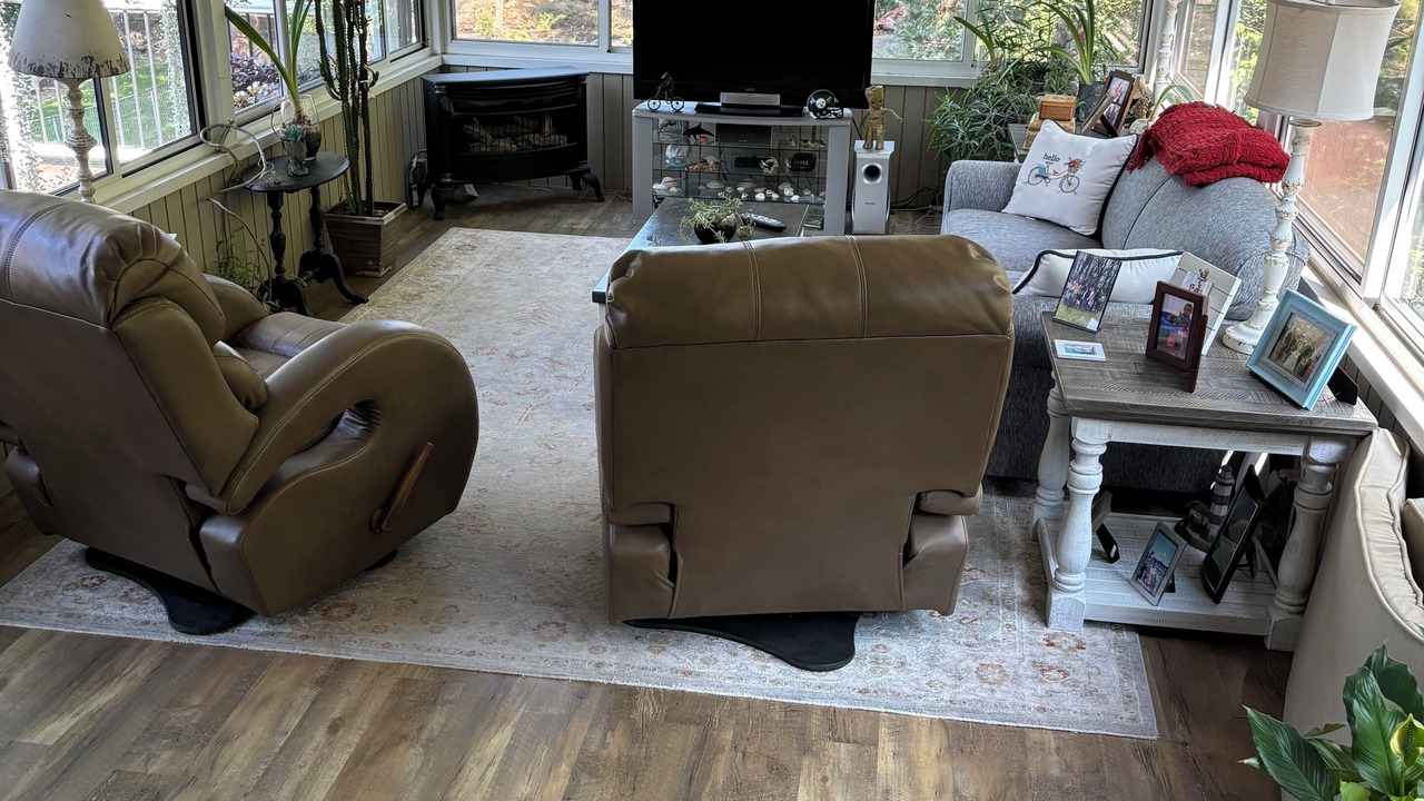 Photo of Livingroom in Plum