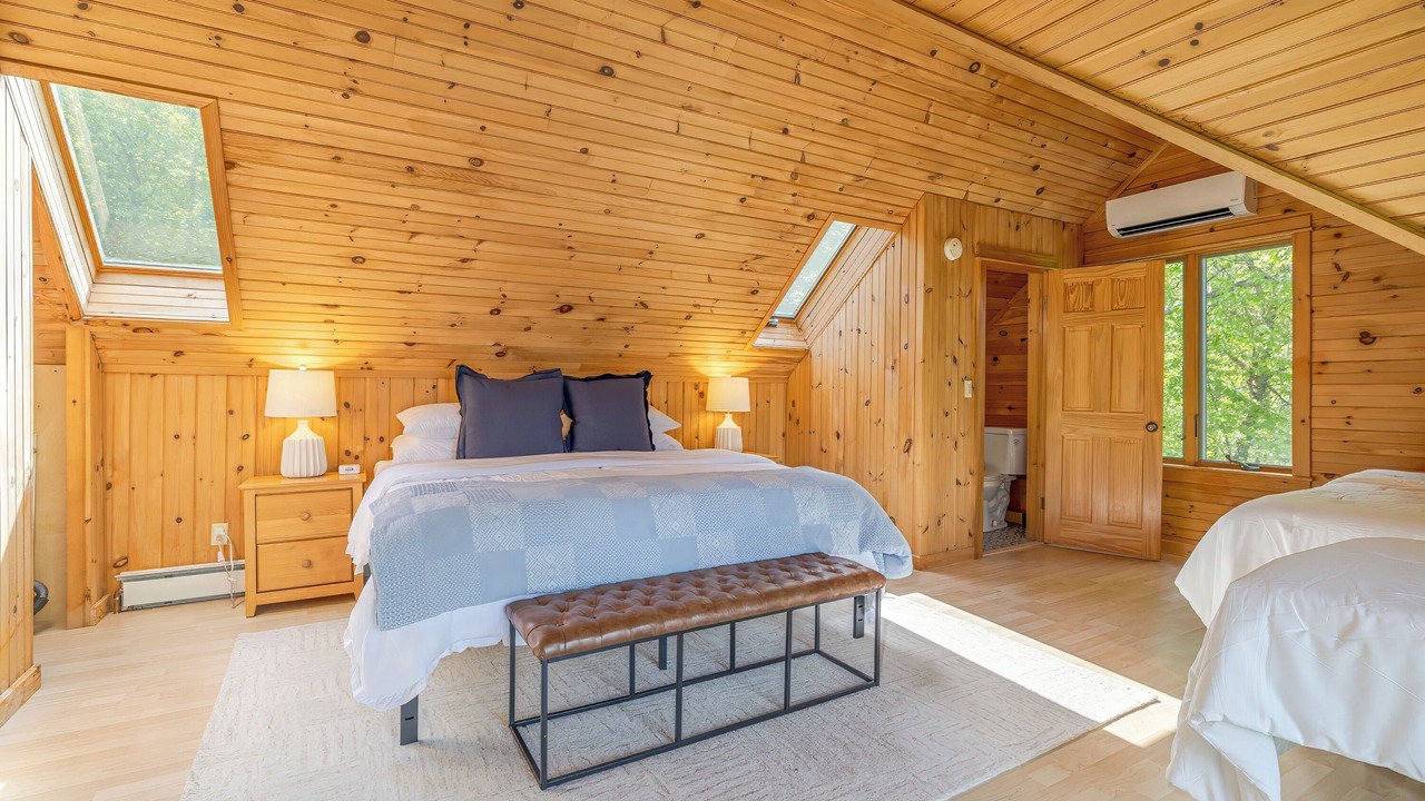 Photo of Bedroom in Otis