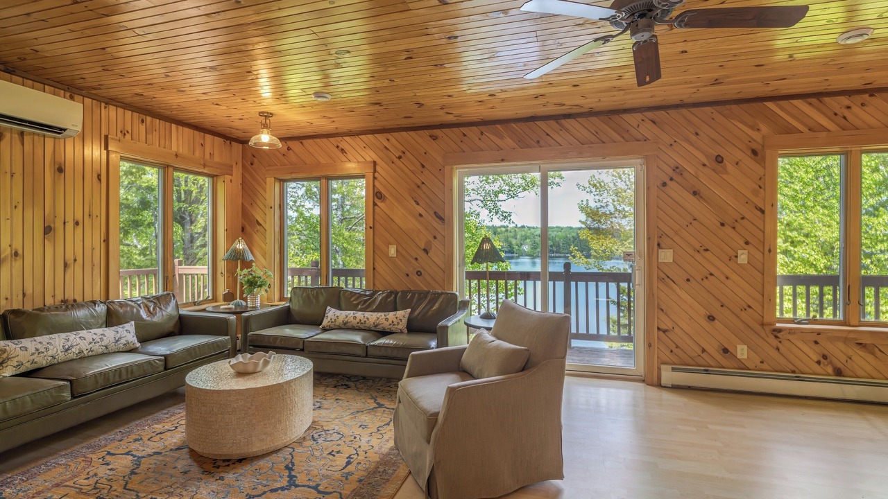 Photo of Livingroom in Otis