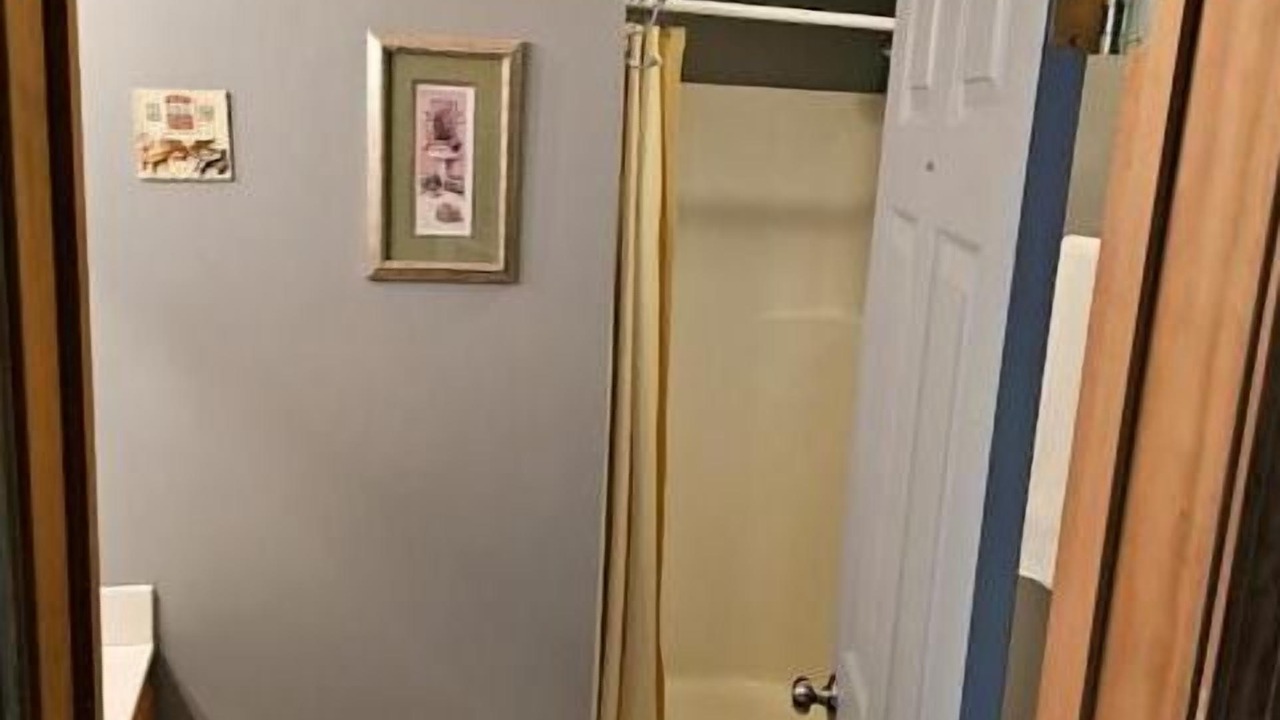 Photo of Bathroom in Skyland
