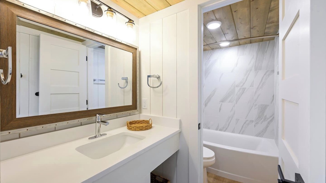 Photo of Bathroom in Broken Bow