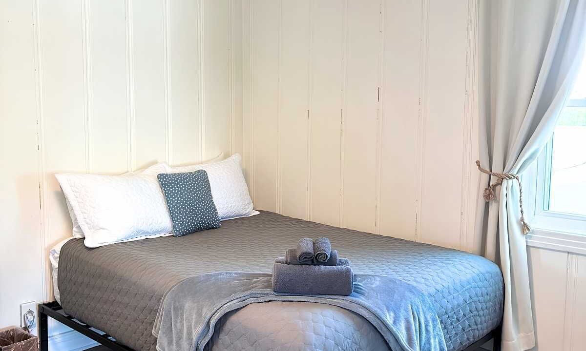 Photo of Bedroom in Willoughby Spit