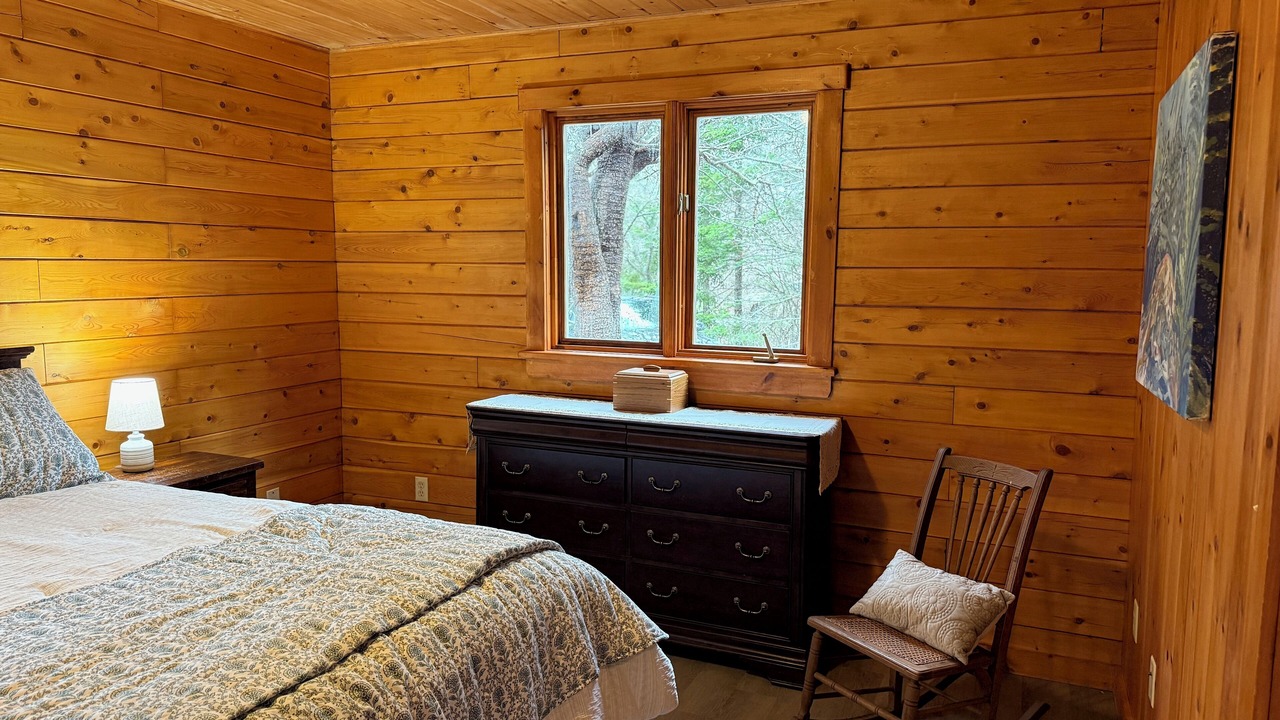 Photo of Bedroom in Seal Cove