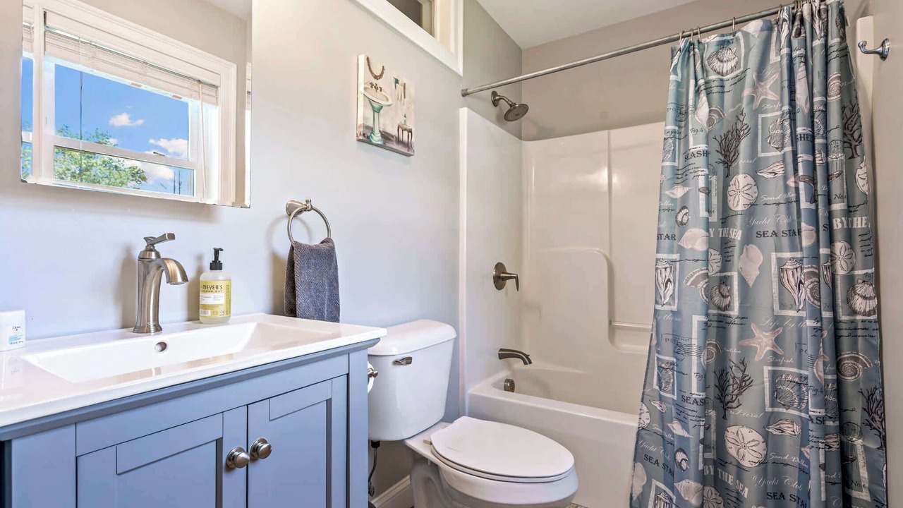 Photo of Bathroom in Cape Porpoise