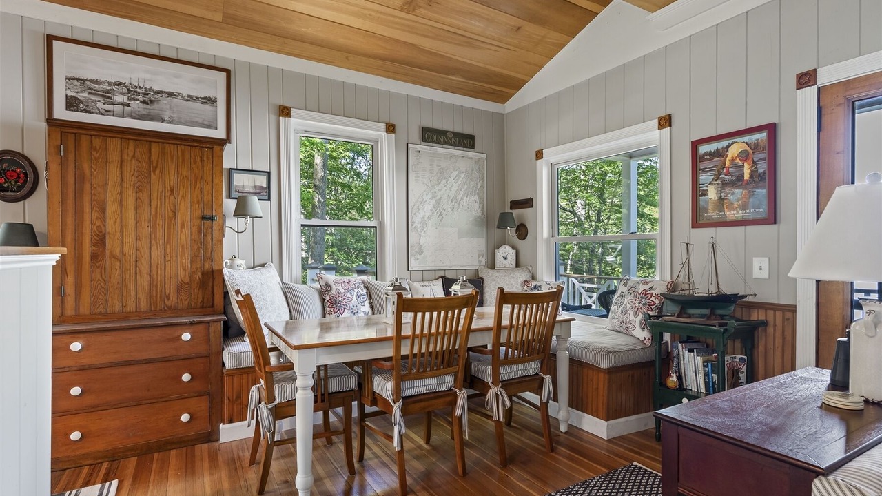 Photo of Livingroom in Yarmouth