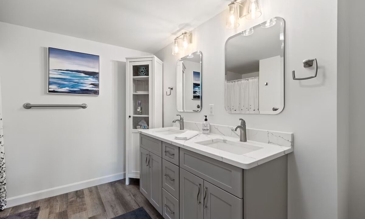 Photo of Bathroom in Old Orchard Beach