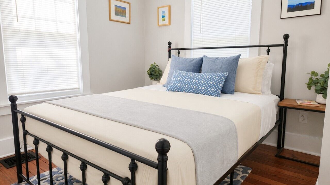 Photo of Bedroom in Oberlin