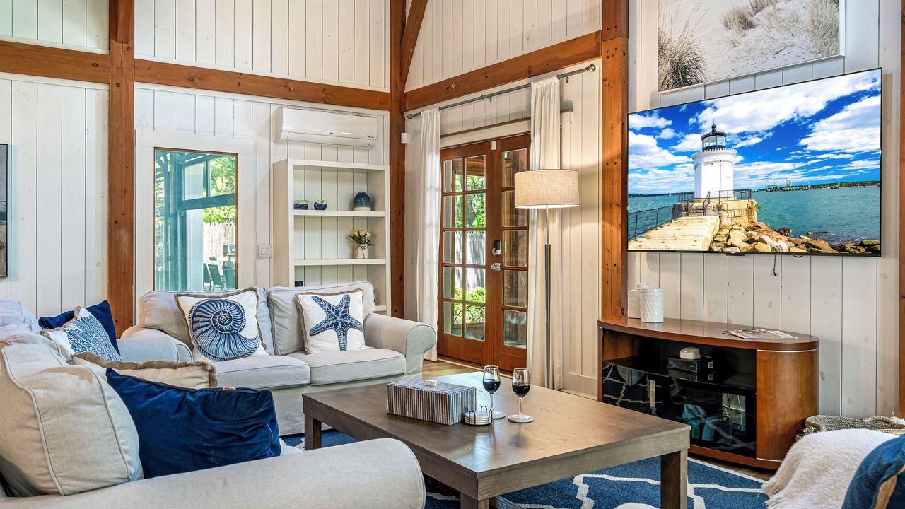 Photo of Livingroom in Falmouth Foreside