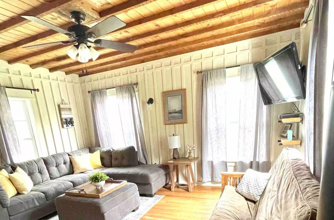 Photo of Livingroom in Hammondsport